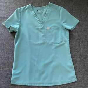 Figs One Pocket Scrub Top